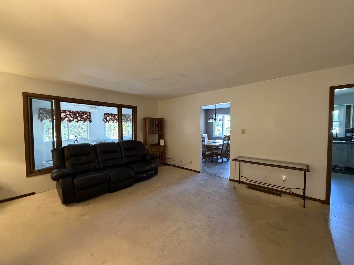 2041 Winchester Drive, Freeport, IL 61032