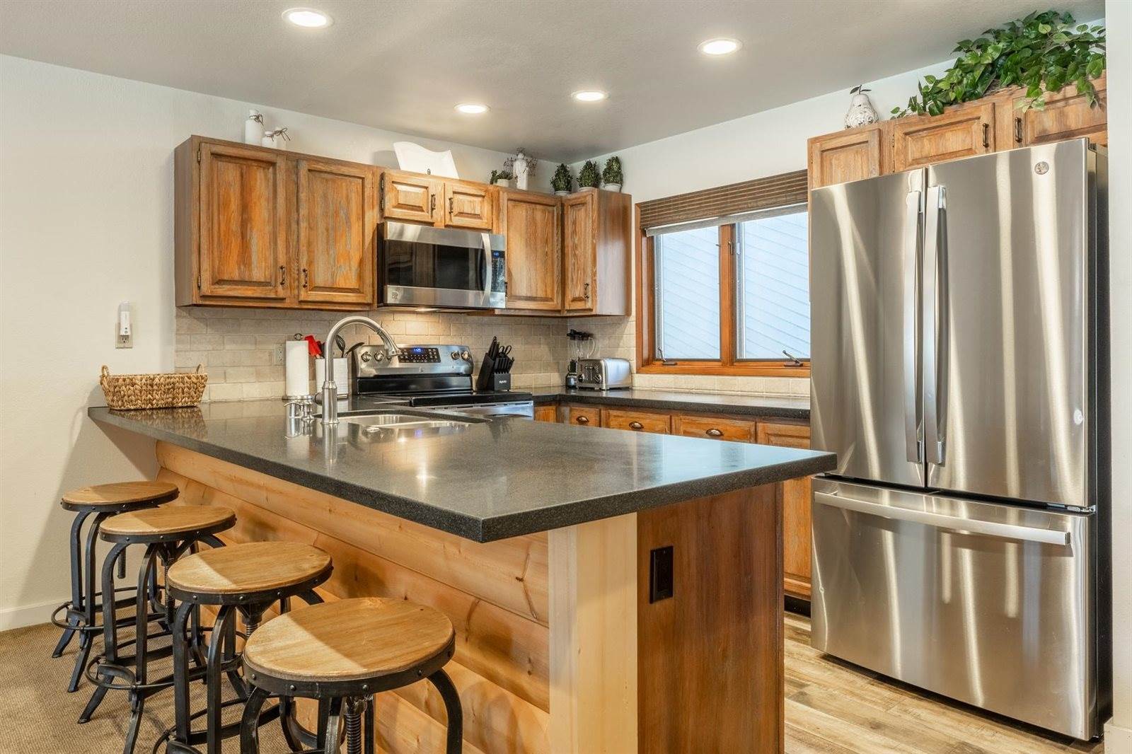 484 Manzanita Rd #9, Mammoth Lakes, CA 93546