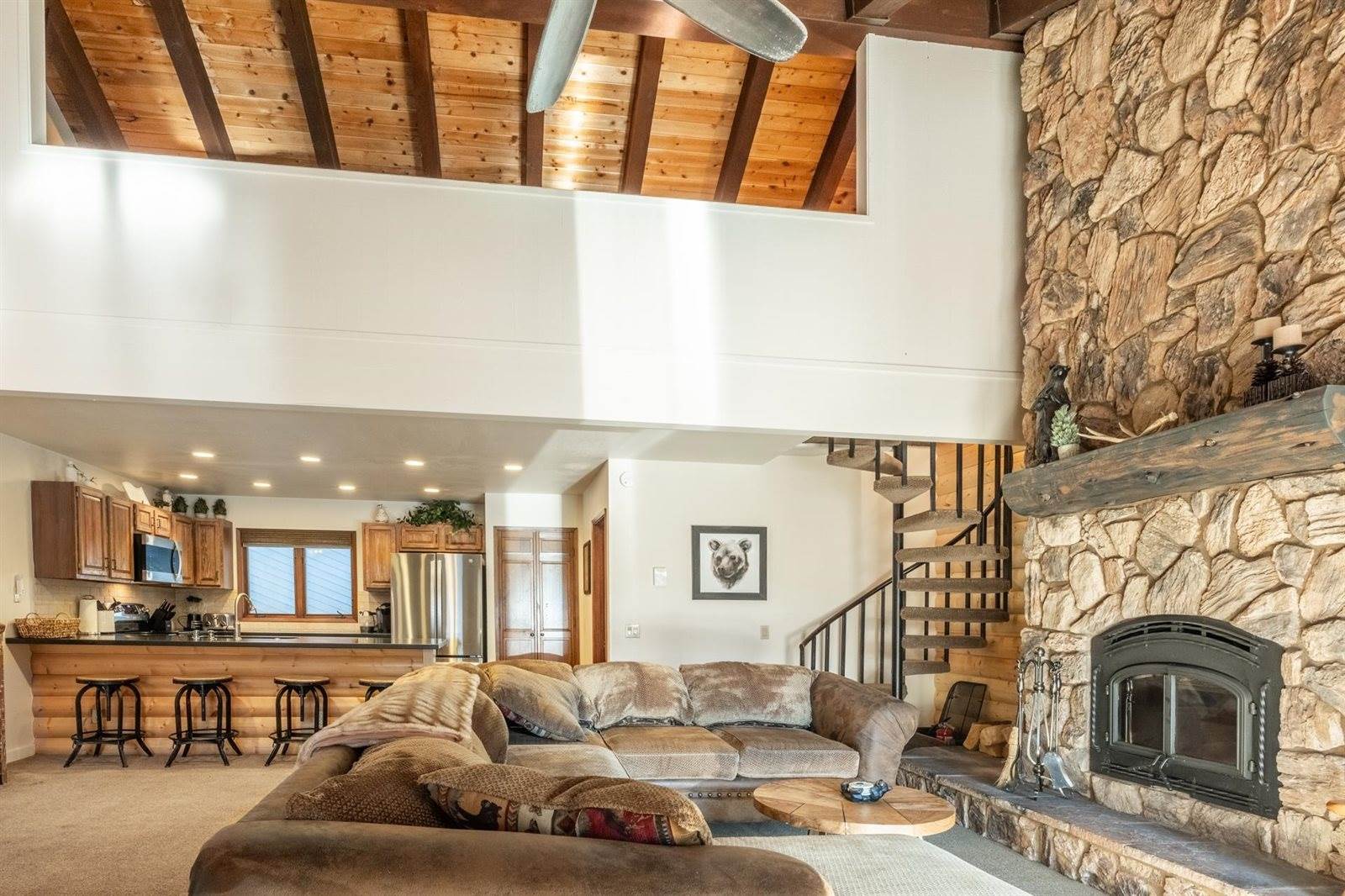 484 Manzanita Rd #9, Mammoth Lakes, CA 93546