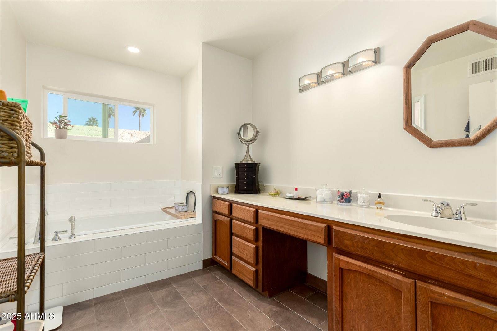 6739 East Hearn Road, Scottsdale, AZ 85254