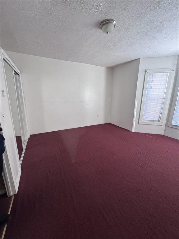 77 Newton St, Holyoke, MA 01040