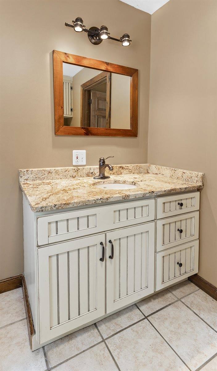 2206 Carmel Road North, Newburgh, ME 04444