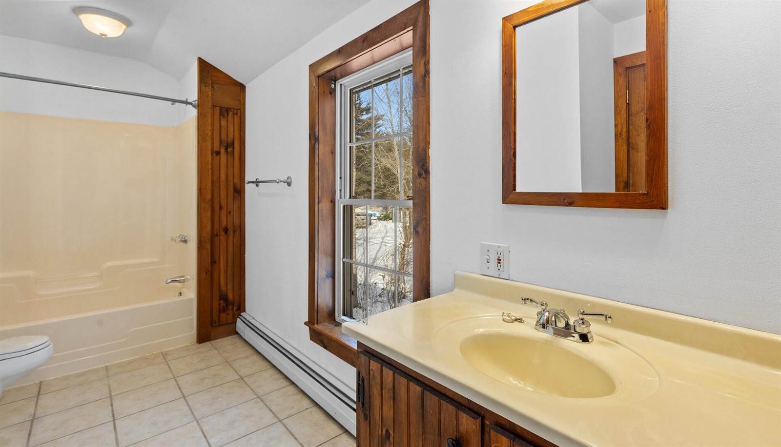 2206 Carmel Road North, Newburgh, ME 04444