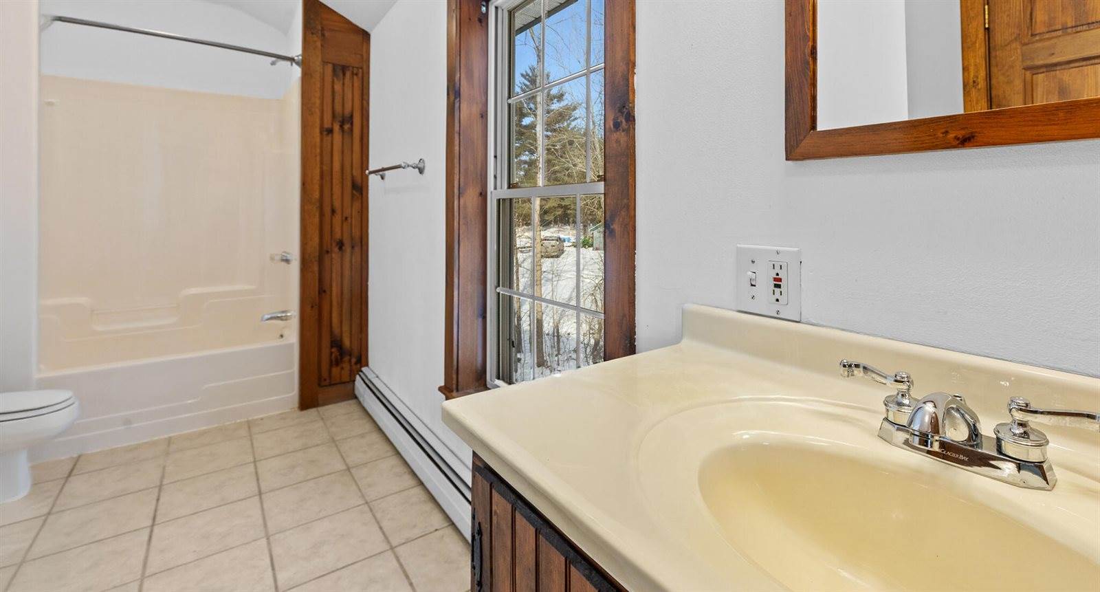 2206 Carmel Road North, Newburgh, ME 04444