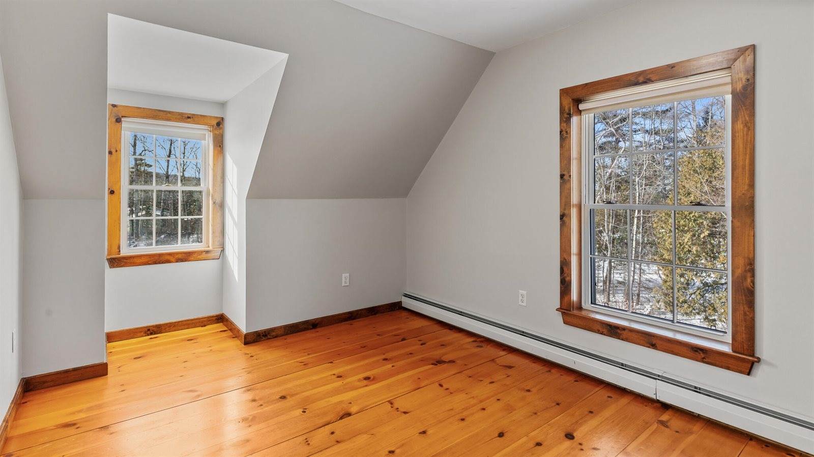 2206 Carmel Road North, Newburgh, ME 04444