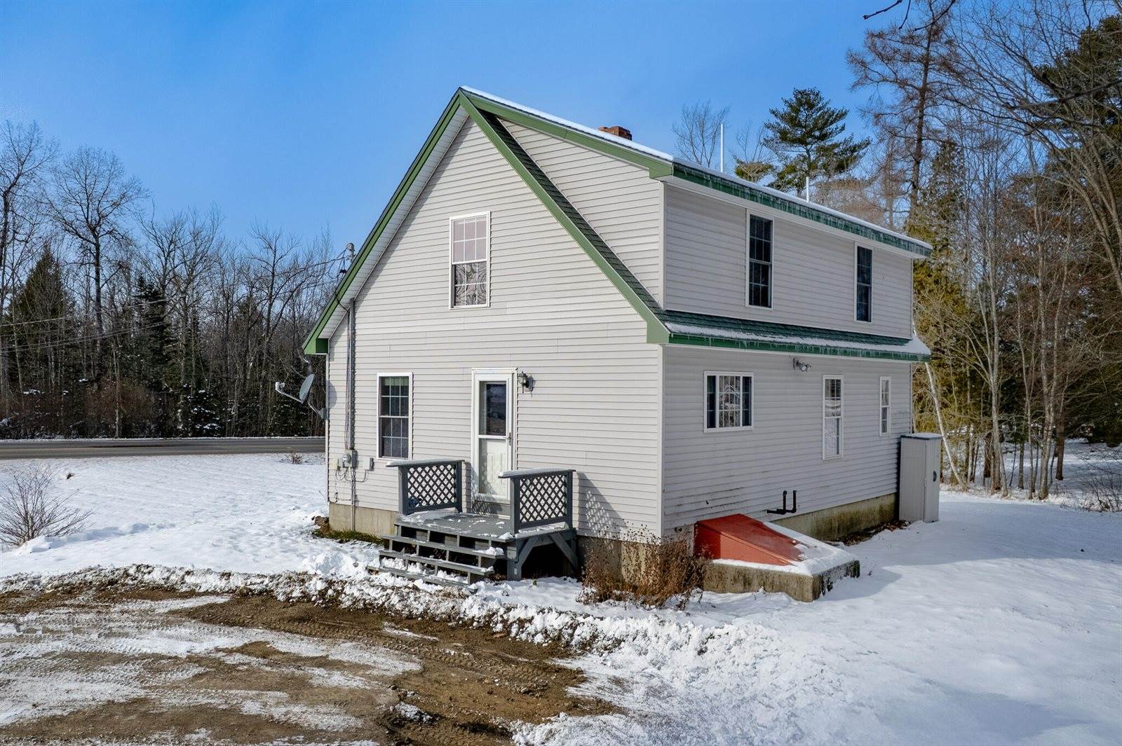 2206 Carmel Road North, Newburgh, ME 04444