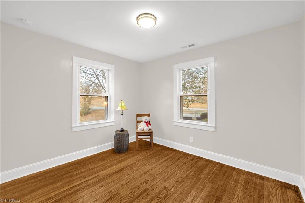 800 Essex Road, Winston-Salem, NC 27105