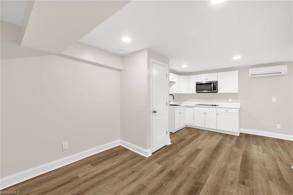 800 Essex Road, Winston-Salem, NC 27105