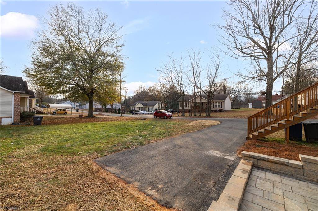 800 Essex Road, Winston-Salem, NC 27105