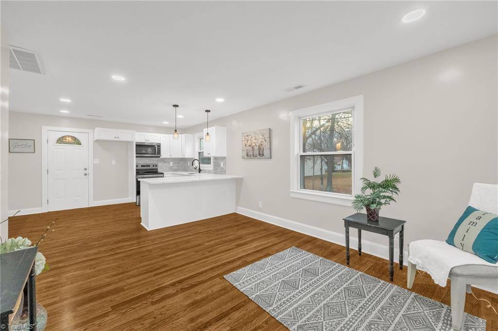 800 Essex Road, Winston-Salem, NC 27105