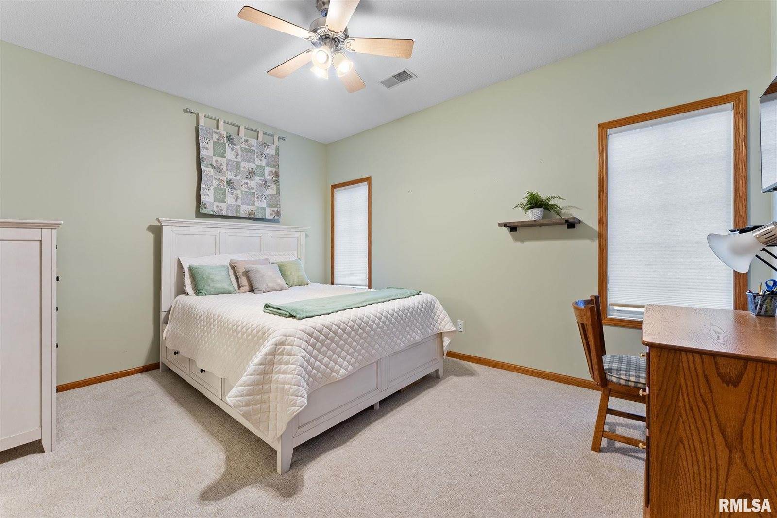 16 Cherry Hill Court, Hampton, IL 61256