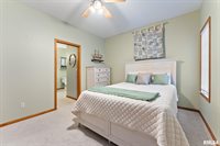 16 Cherry Hill Court, Hampton, IL 61256