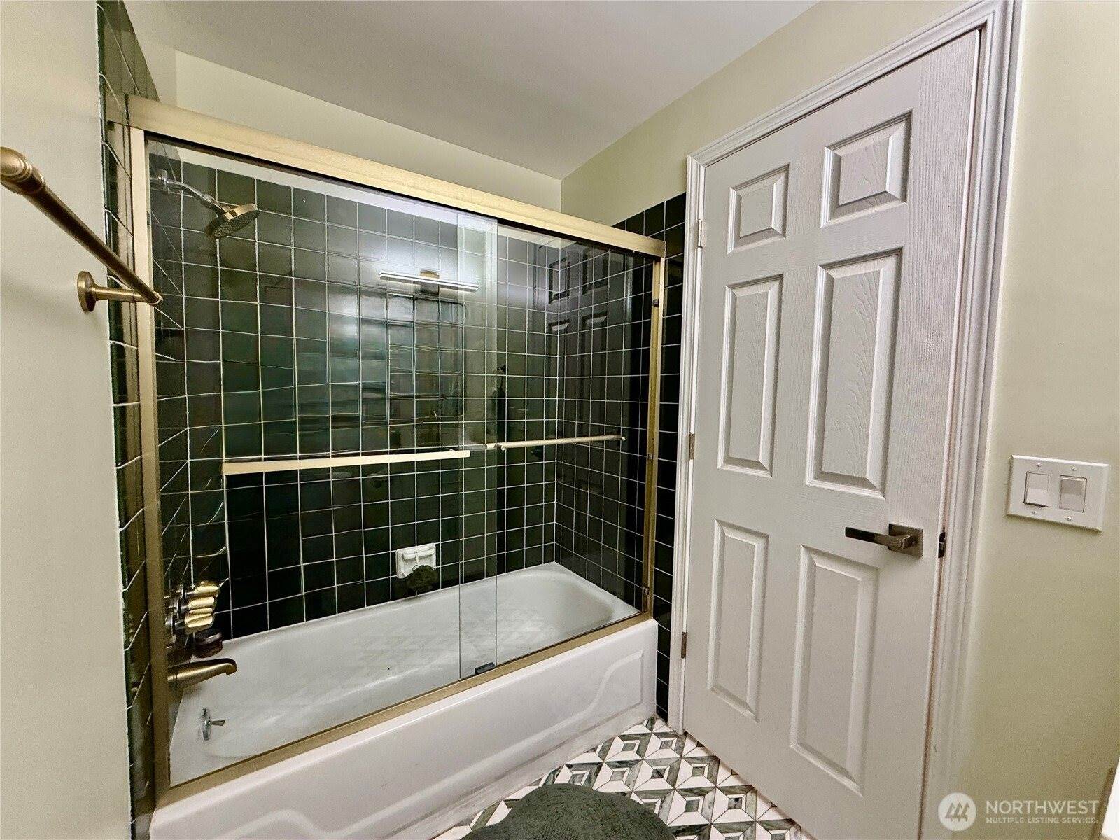 6208 Sycamore Place, Everett, WA 98203