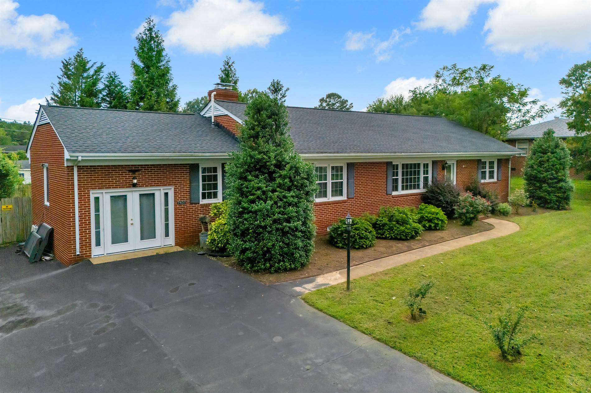 7437 Ridge View Rd, Mechanicsville, VA 23111