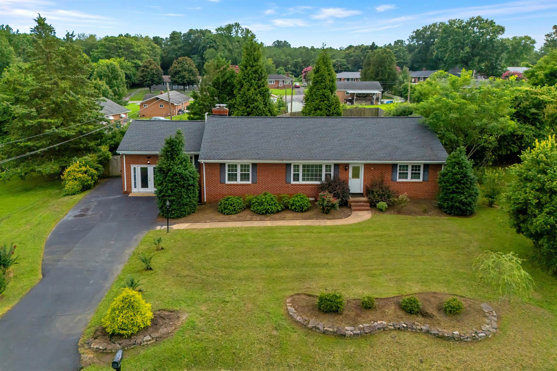 7437 Ridge View Rd, Mechanicsville, VA 23111