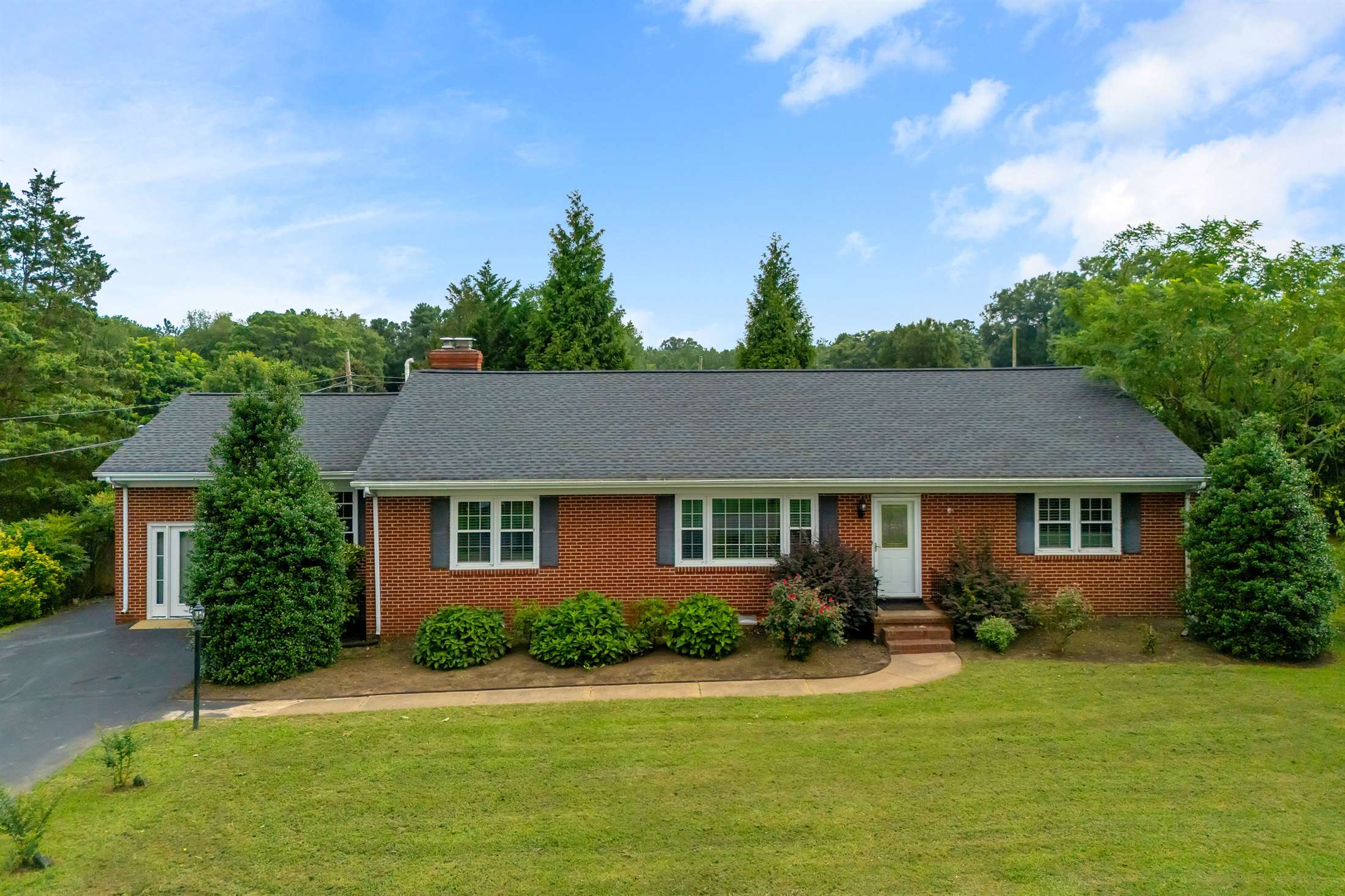 7437 Ridge View Rd, Mechanicsville, VA 23111