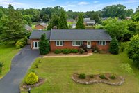 7437 Ridge View Rd, Mechanicsville, VA 23111