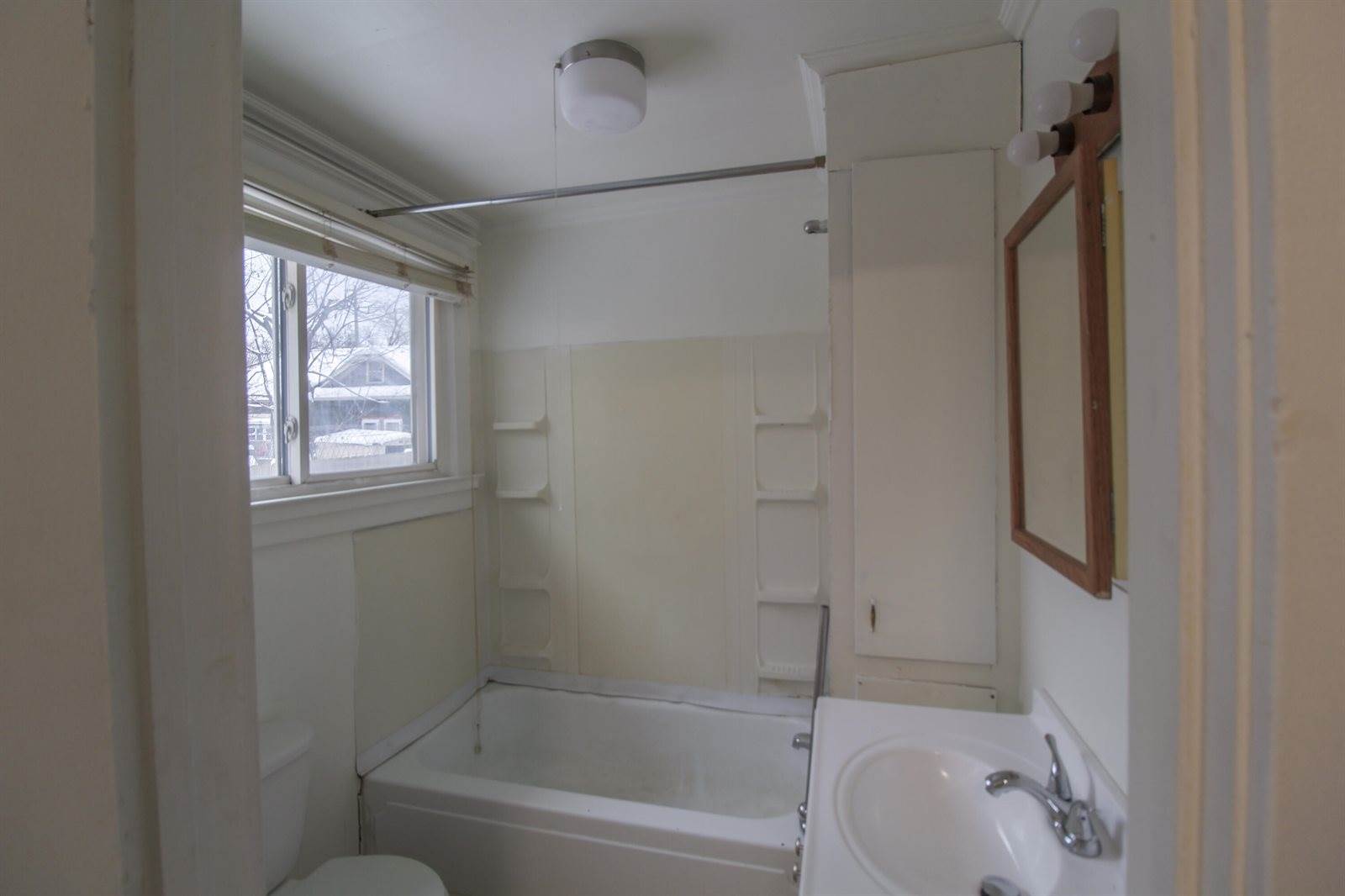 94 Cliff Street, Battle Creek, MI 49014