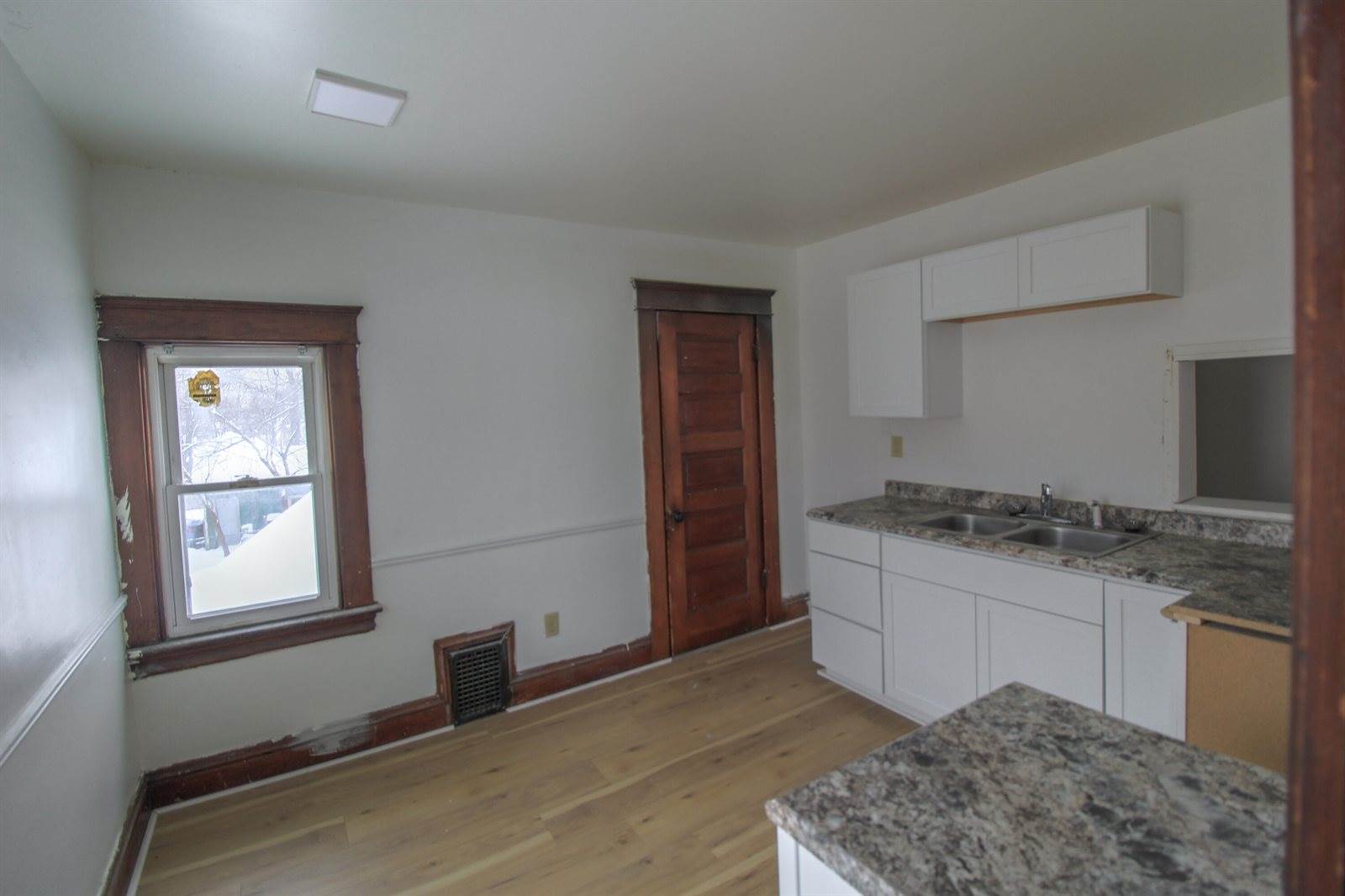 94 Cliff Street, Battle Creek, MI 49014