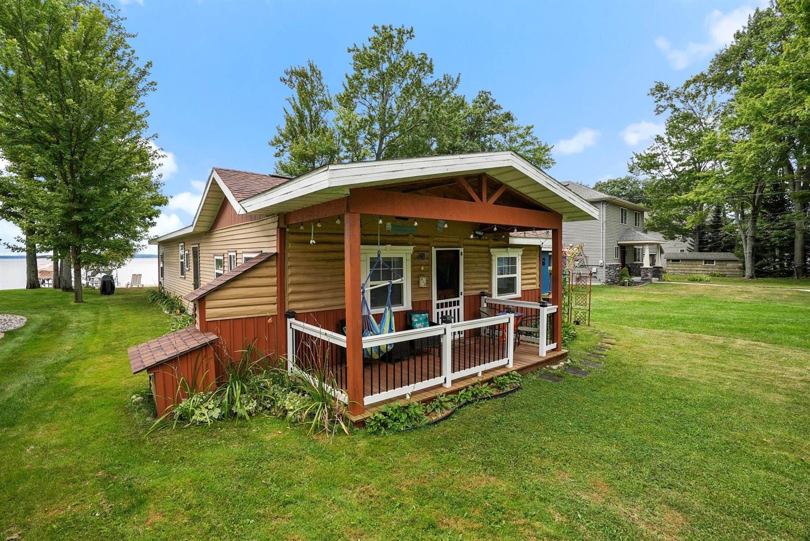 615 Long Point Drive, Houghton Lake, MI 48629