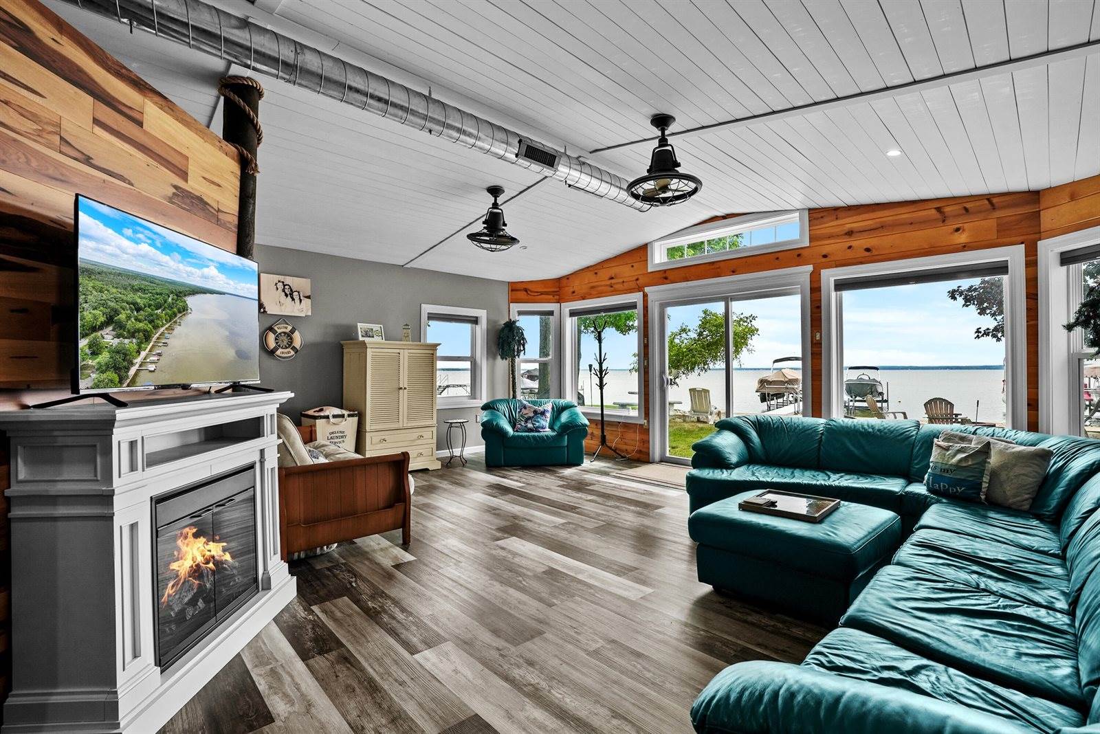 615 Long Point Drive, Houghton Lake, MI 48629