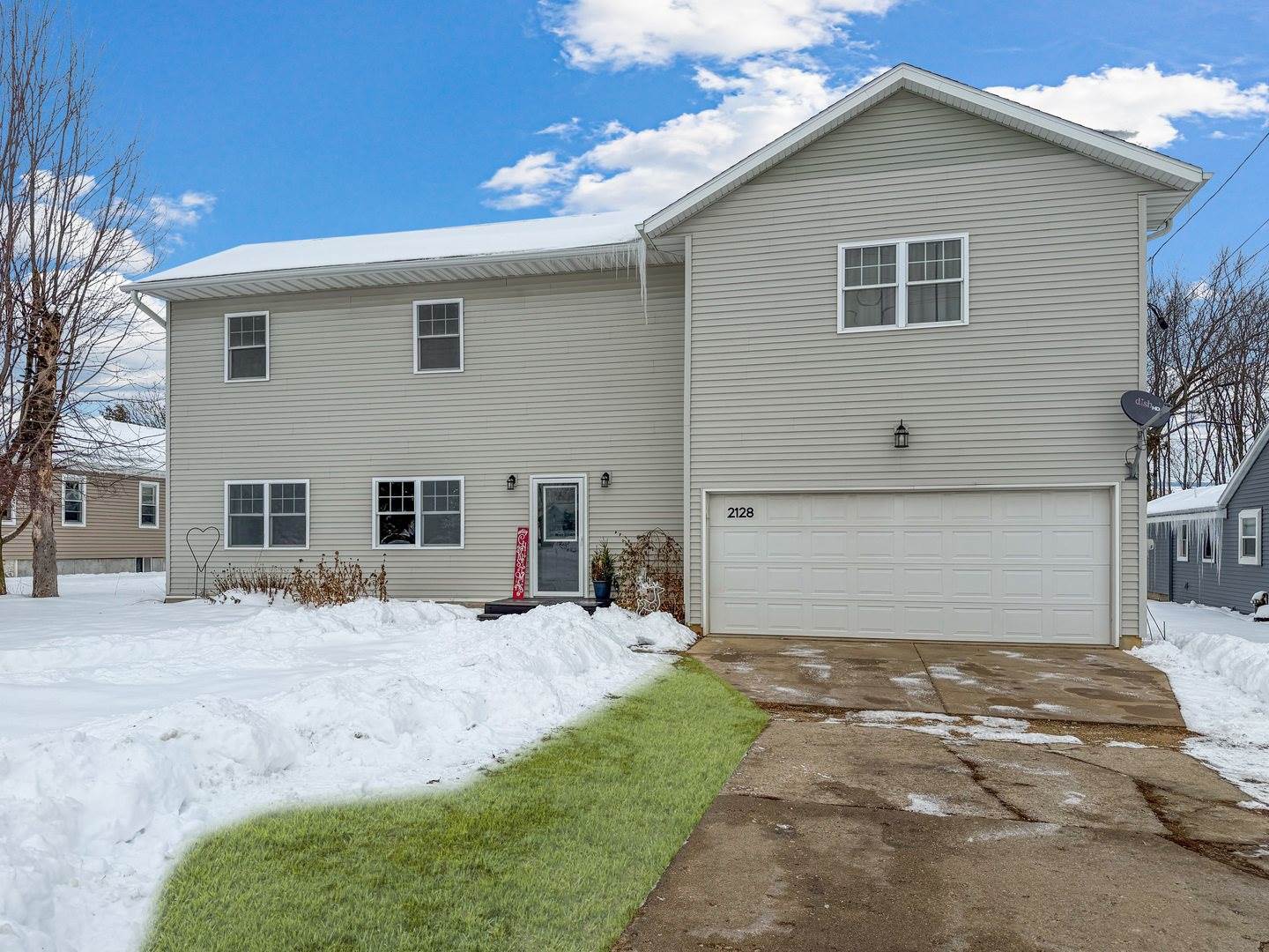 2128 Lancaster Heights Road, Freeport, IL 61032