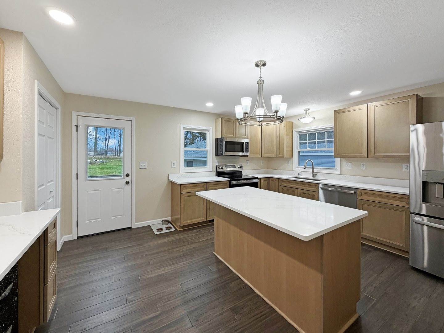 2128 Lancaster Heights Road, Freeport, IL 61032