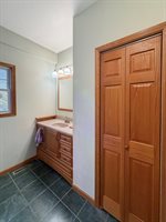 2128 Lancaster Heights Road, Freeport, IL 61032