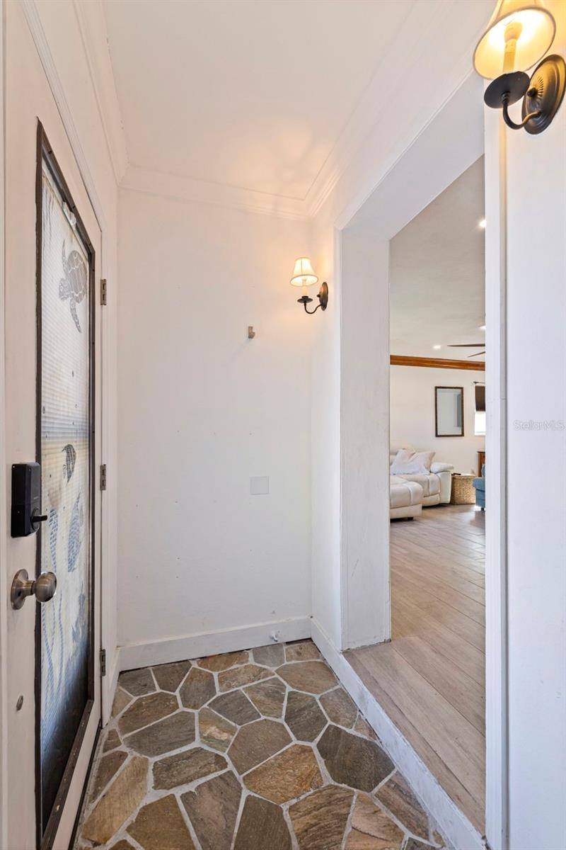 5322 25TH Avenue South, Gulfport, FL 33707