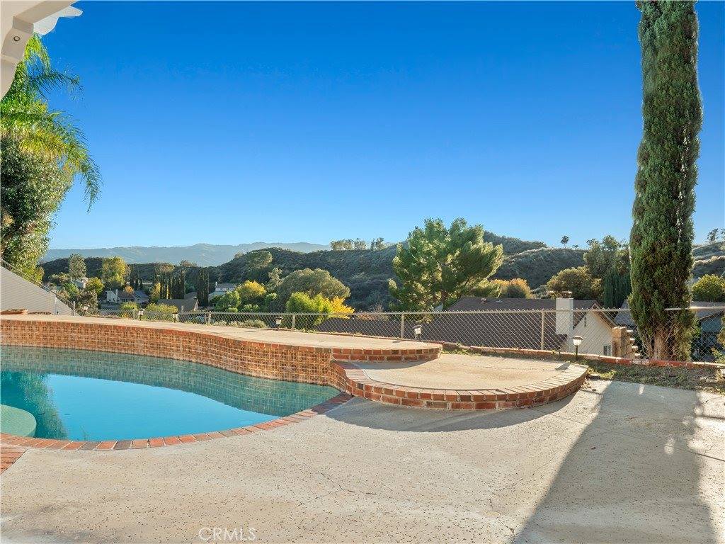 23208 Cuervo, Valencia, CA 91354