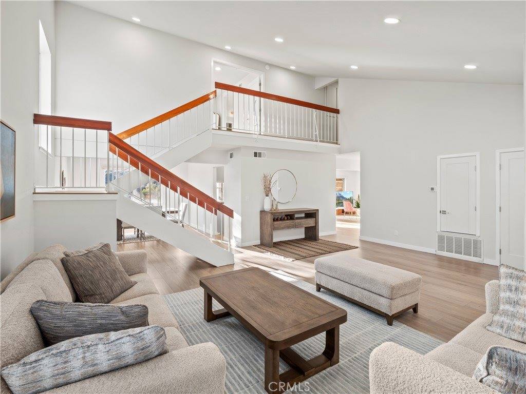 23208 Cuervo, Valencia, CA 91354