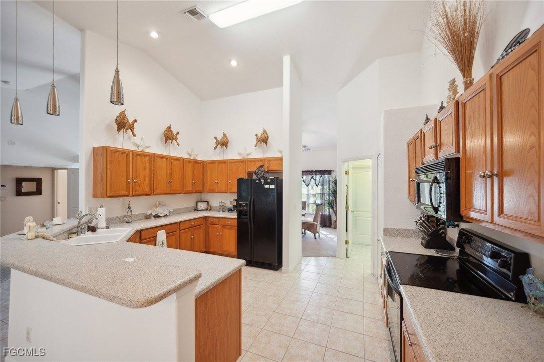 2863 SW 24th Avenue, Cape Coral, FL 33914