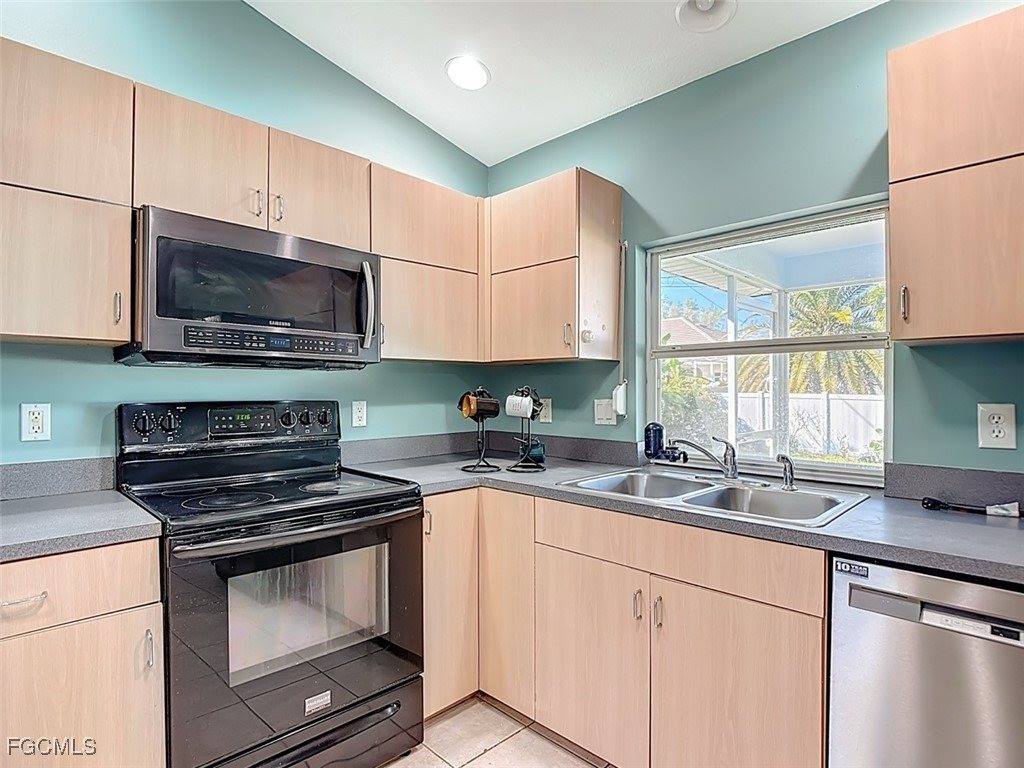 4408 SW 20th Place, Cape Coral, FL 33914