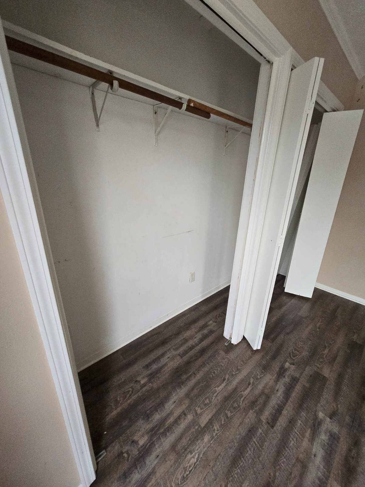 1746 Cloister Dr #12, Crosby, TX 77532