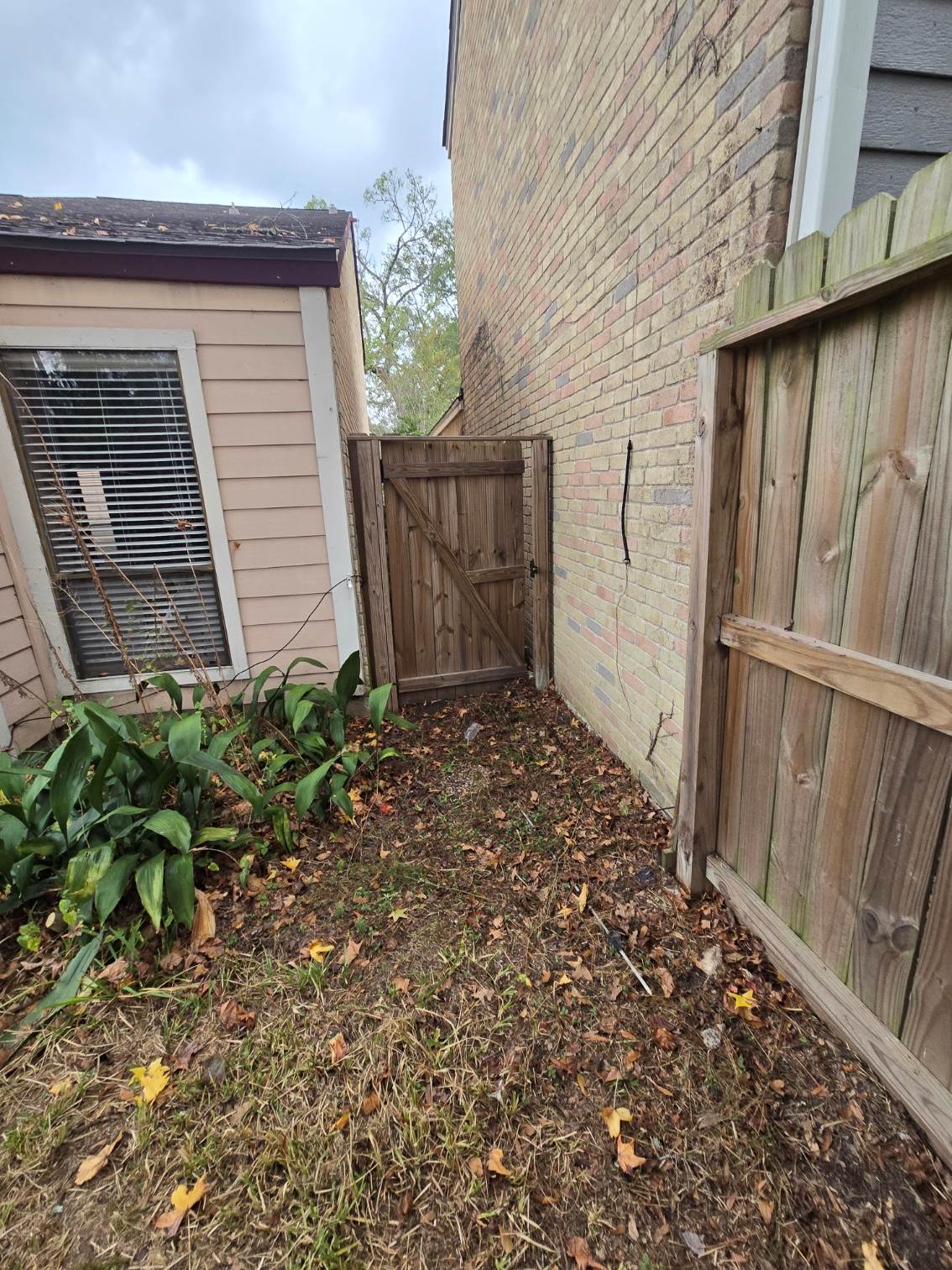 1746 Cloister Dr #12, Crosby, TX 77532