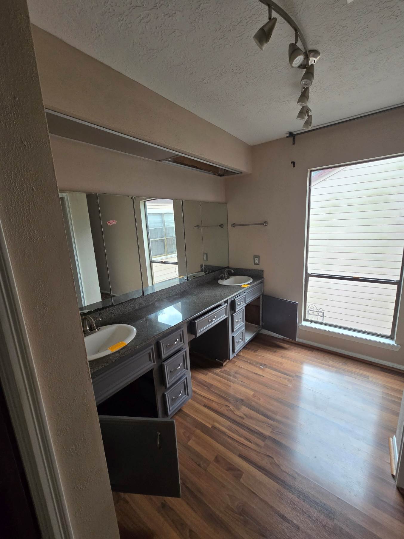 1746 Cloister Dr #12, Crosby, TX 77532