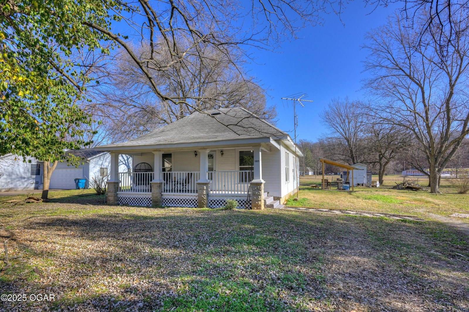 305 Bartlett Avenue, Joplin, MO 64804