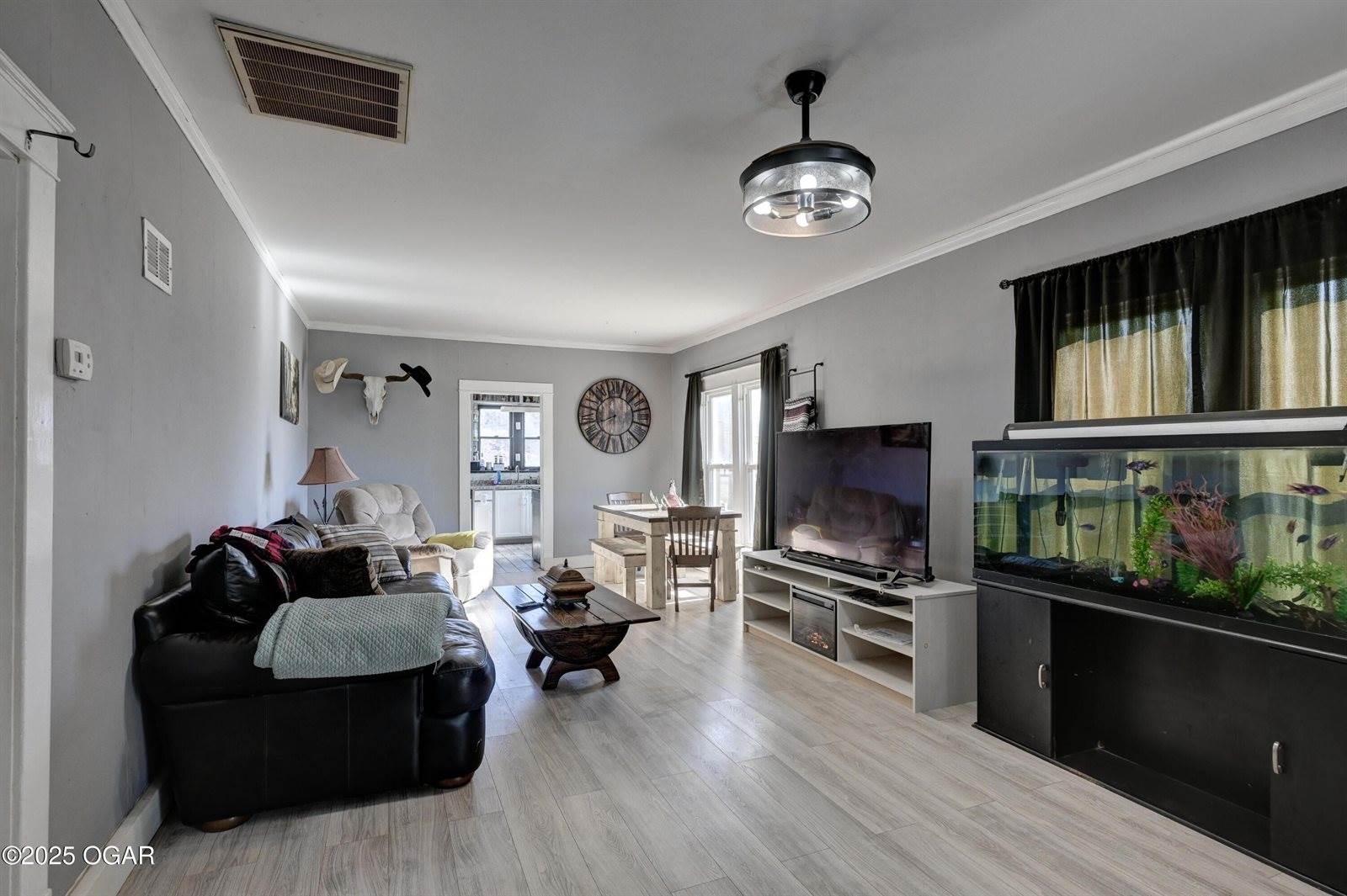 305 Bartlett Avenue, Joplin, MO 64804