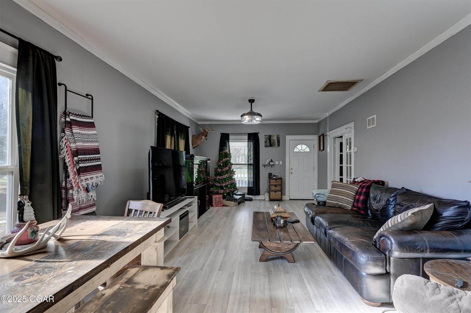 305 Bartlett Avenue, Joplin, MO 64804