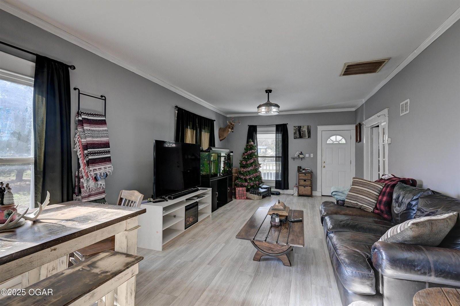 305 Bartlett Avenue, Joplin, MO 64804