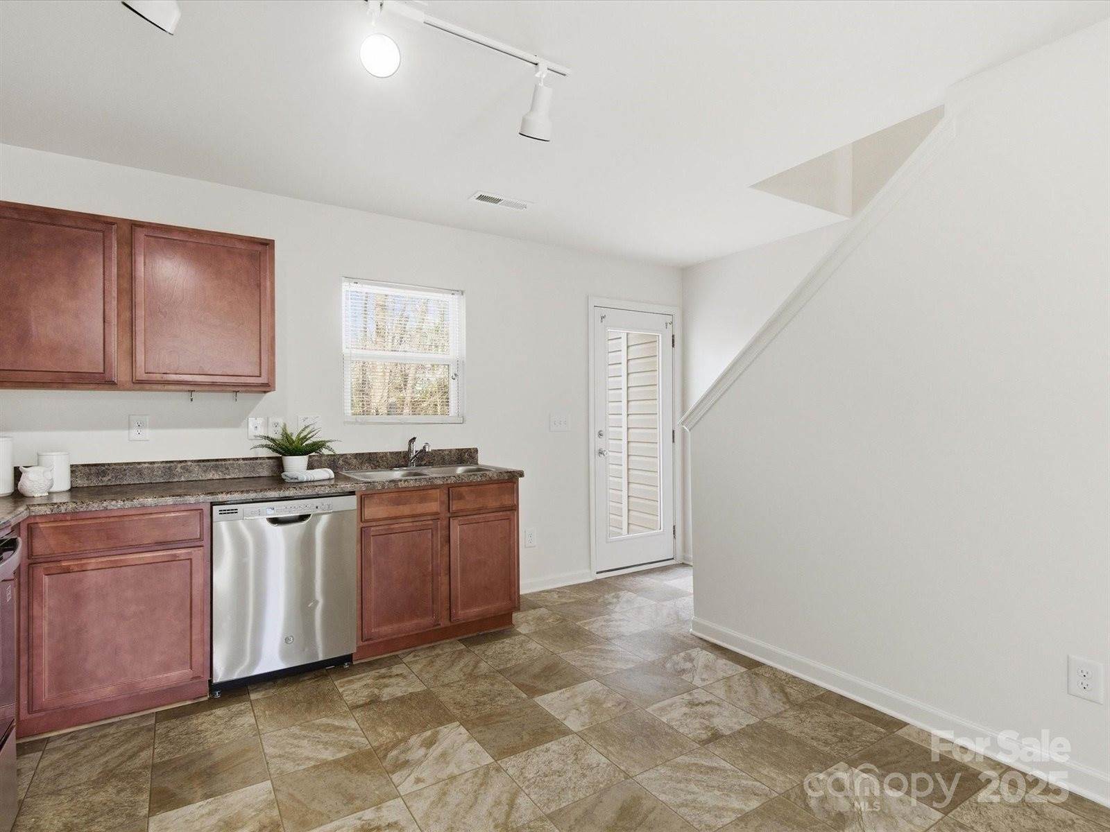 4912 Potter Road, Matthews, NC 28104