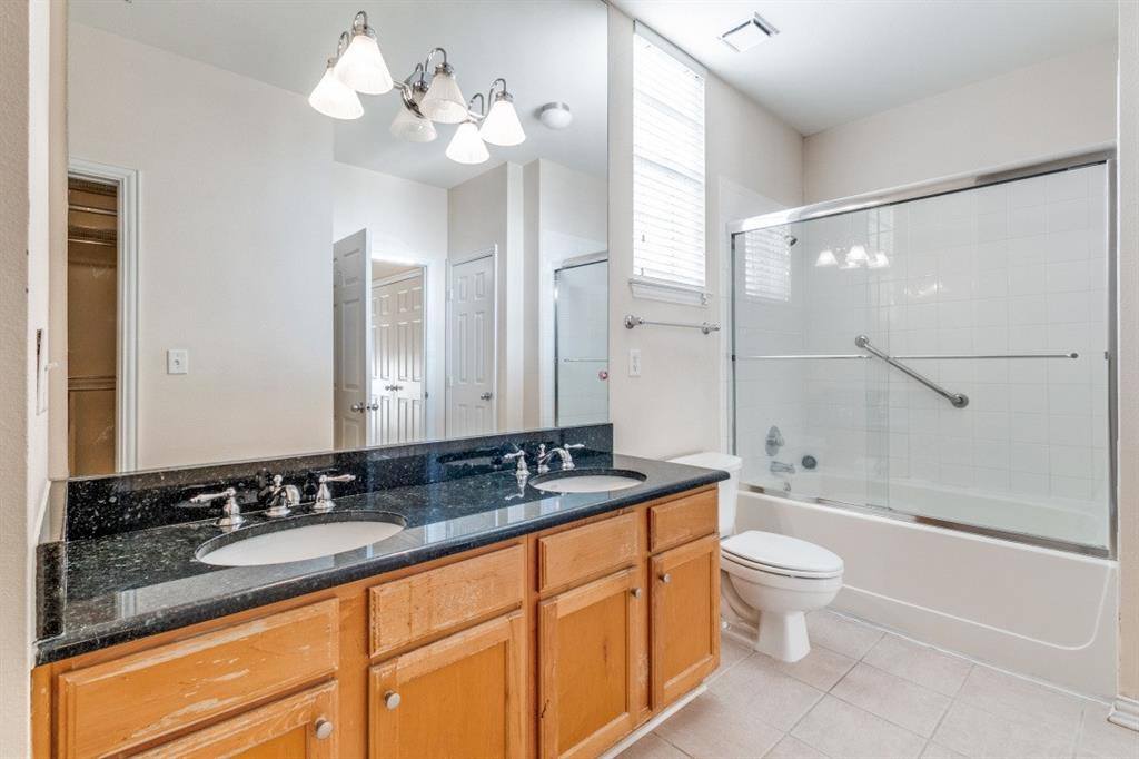 2305 Worthington Street, Dallas, TX 75204