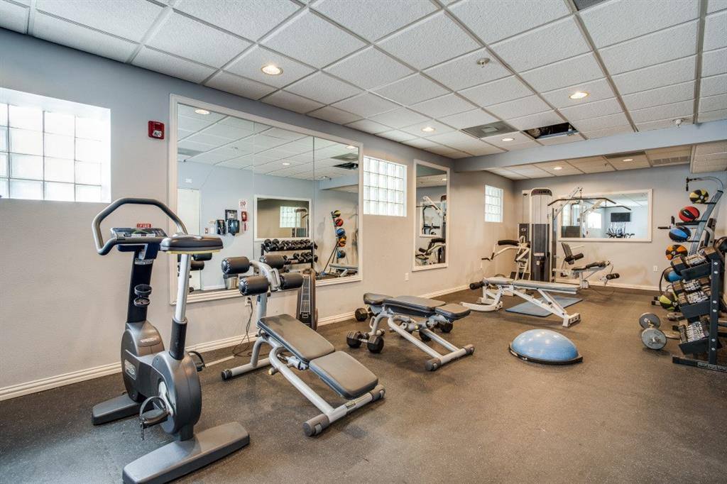 2305 Worthington Street, Dallas, TX 75204