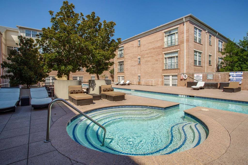 2305 Worthington Street, Dallas, TX 75204