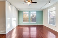 2305 Worthington Street, Dallas, TX 75204