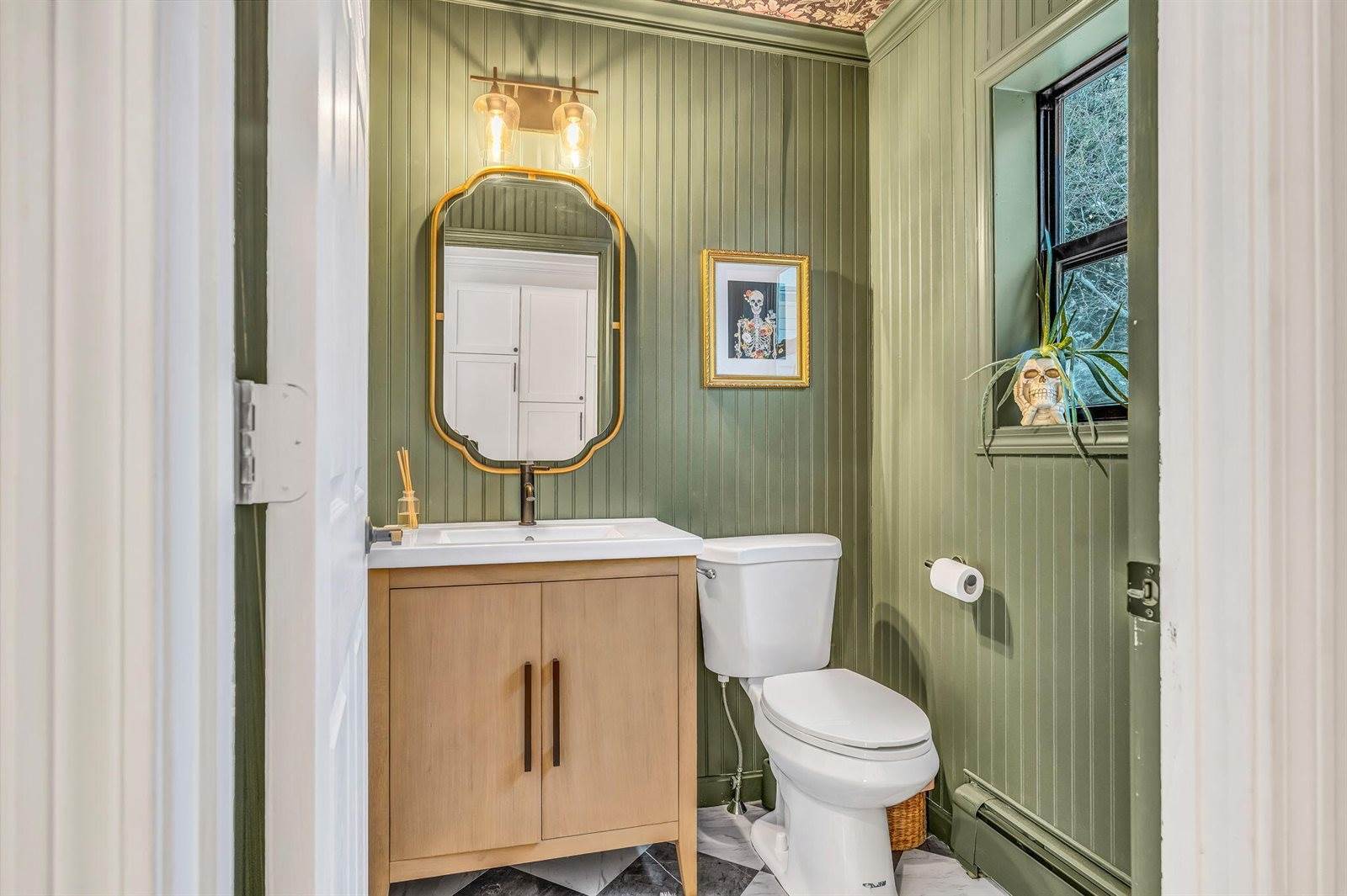 72 North Road, Winterport, ME 04496