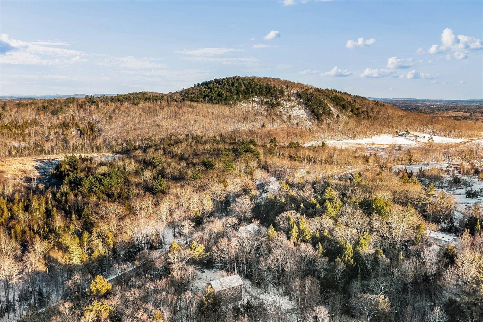 72 North Road, Winterport, ME 04496