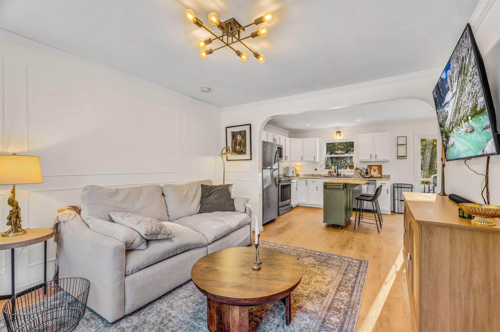 72 North Road, Winterport, ME 04496