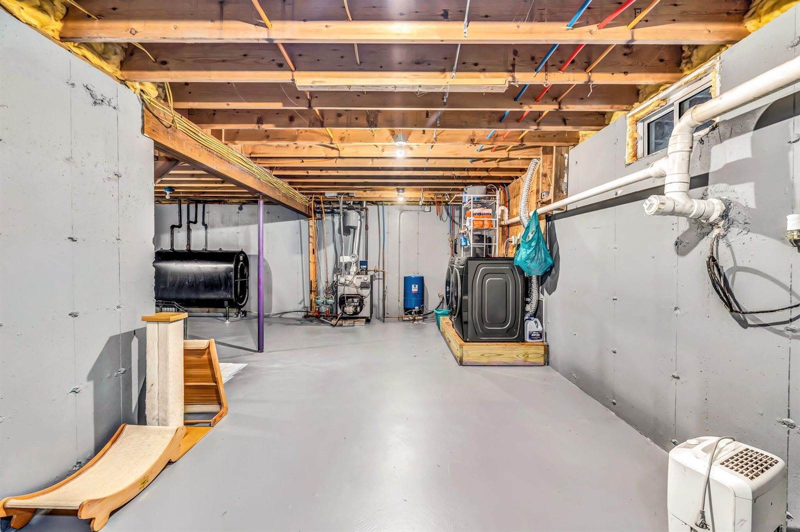 72 North Road, Winterport, ME 04496