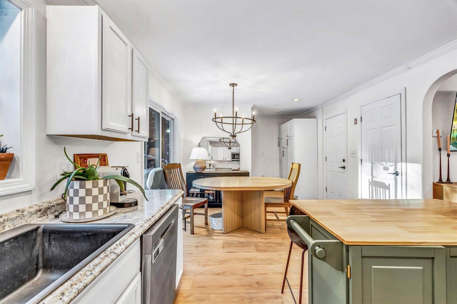 72 North Road, Winterport, ME 04496